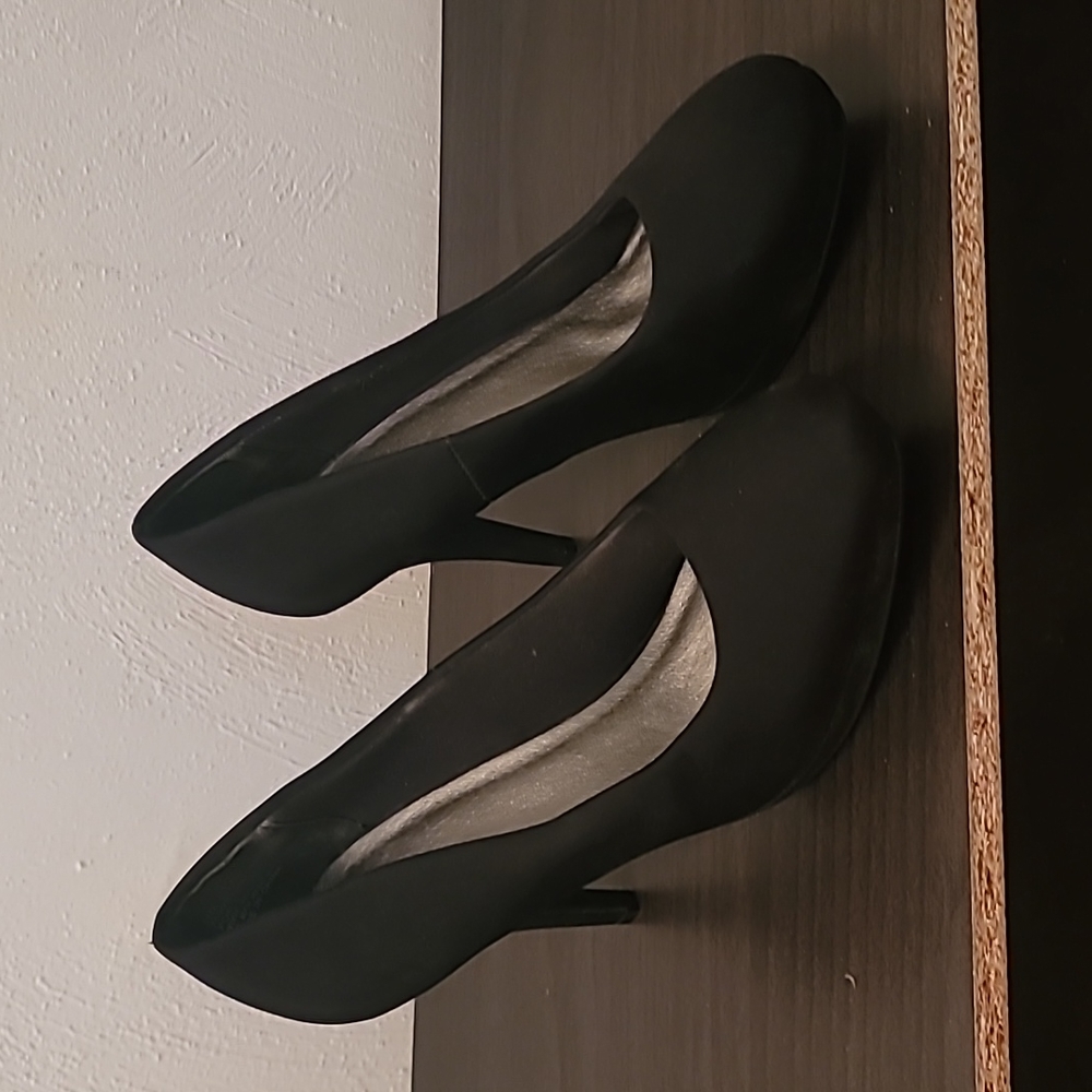Chelsea Moreland High Heels